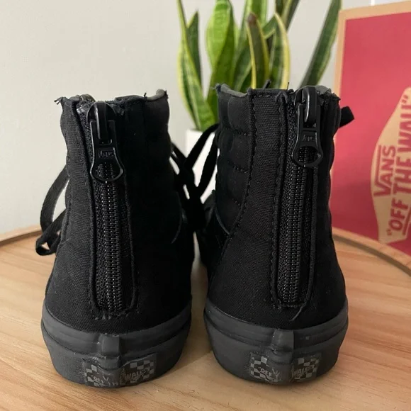 Sk8-Hi Zip - All Black - Picture 8 of 11